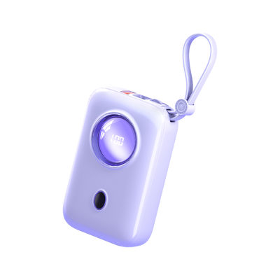 Un bon prix. Compact Mini Power Bank de type C avec 5V/2.4A entrée/sortie et sans fil 5W/7.5W sortie en ligne