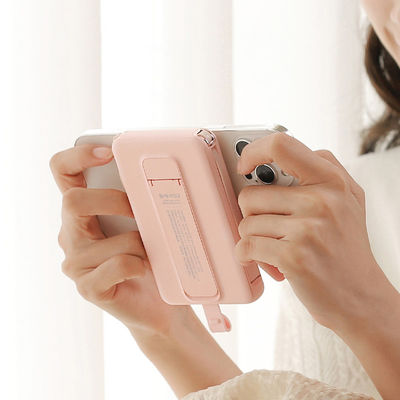 Un bon prix. 1000mah batterie magnétique Magnet Power Bank Puissant Li Polymer Avec Sortie Et Chargement sans fil Avec support en ligne