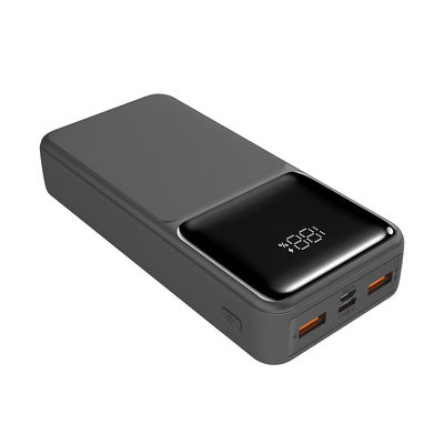 20000mAh Construit dans le câble de foudre Power Bank Portable 149.2*69.3*30.4mm