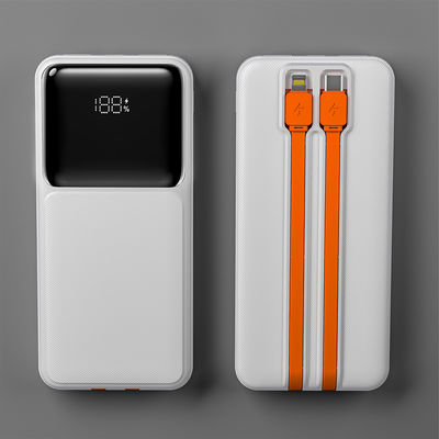 Un bon prix. Compact Construit dans le câble Power Bank Blanc Portable Powerbank Protection contre les surcharges en ligne