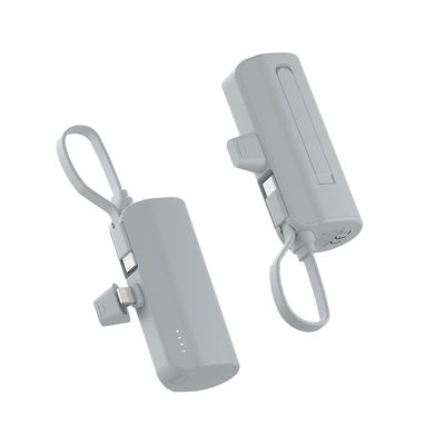Un bon prix. Banque d'alimentation en lithium polymère 4500mAh avec sortie de charge 5V/2.1A en ligne
